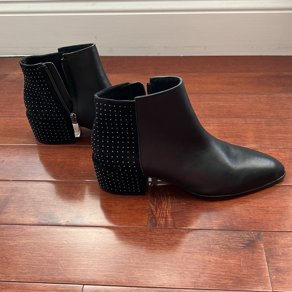 Donald Pliner Boots